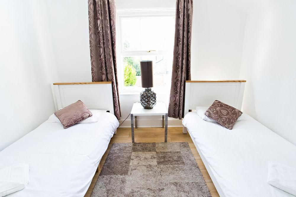 Cambridge House Hotel Buitenkant foto